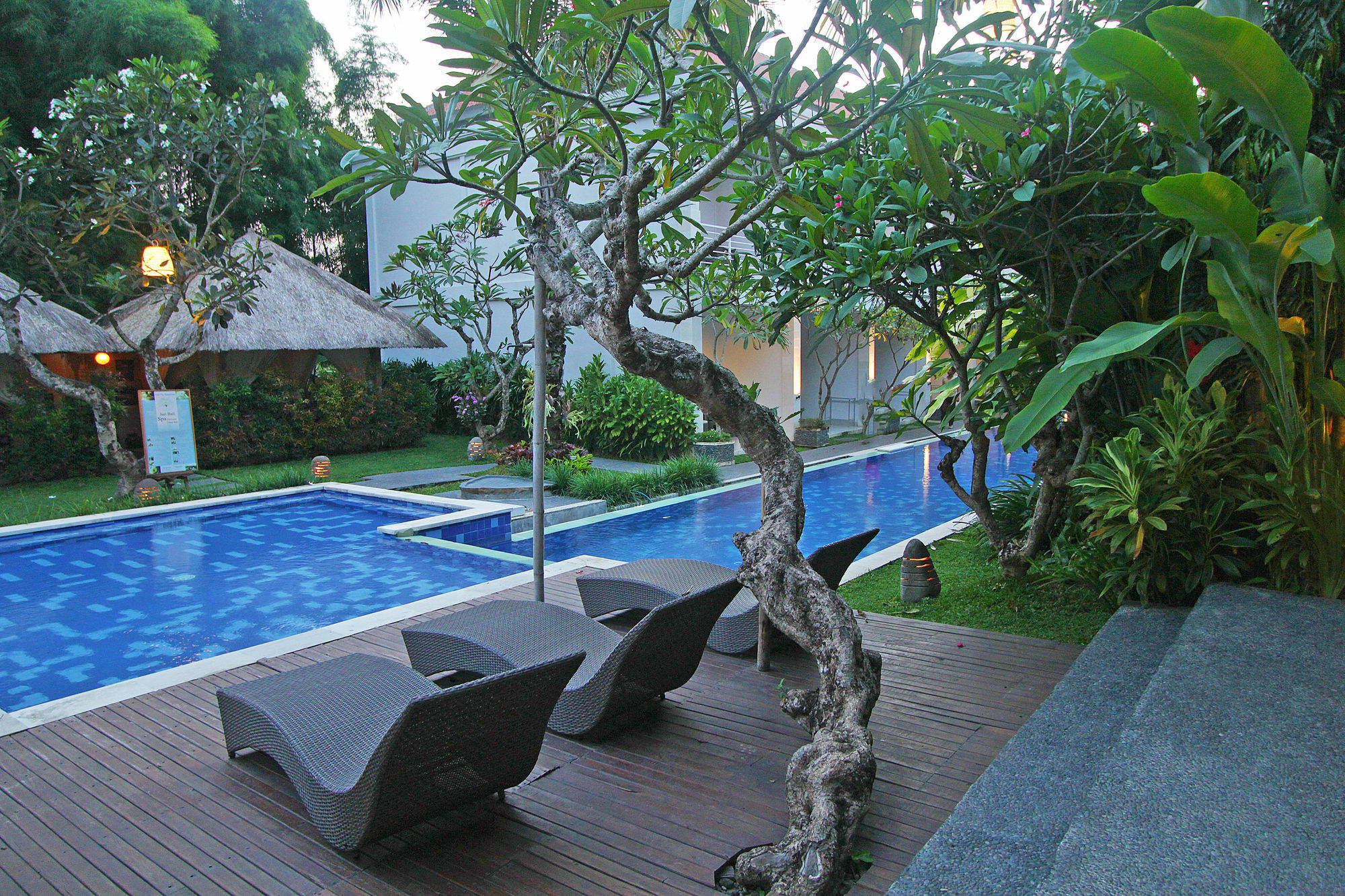 The Grand Sunti Hotell BALI Exteriör bild